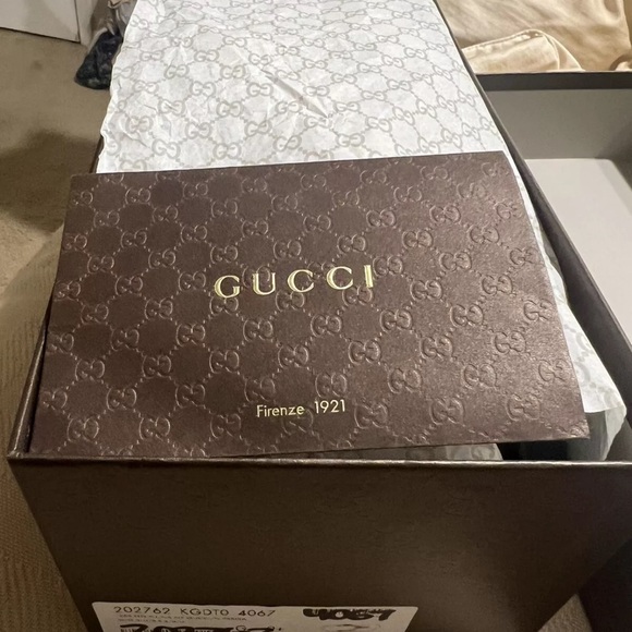 Gucci GG Supreme Men’s Flip Flop Thong Sandals - Picture 12 of 13